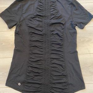 Lululemon shirt top sz 6 lightweight like new